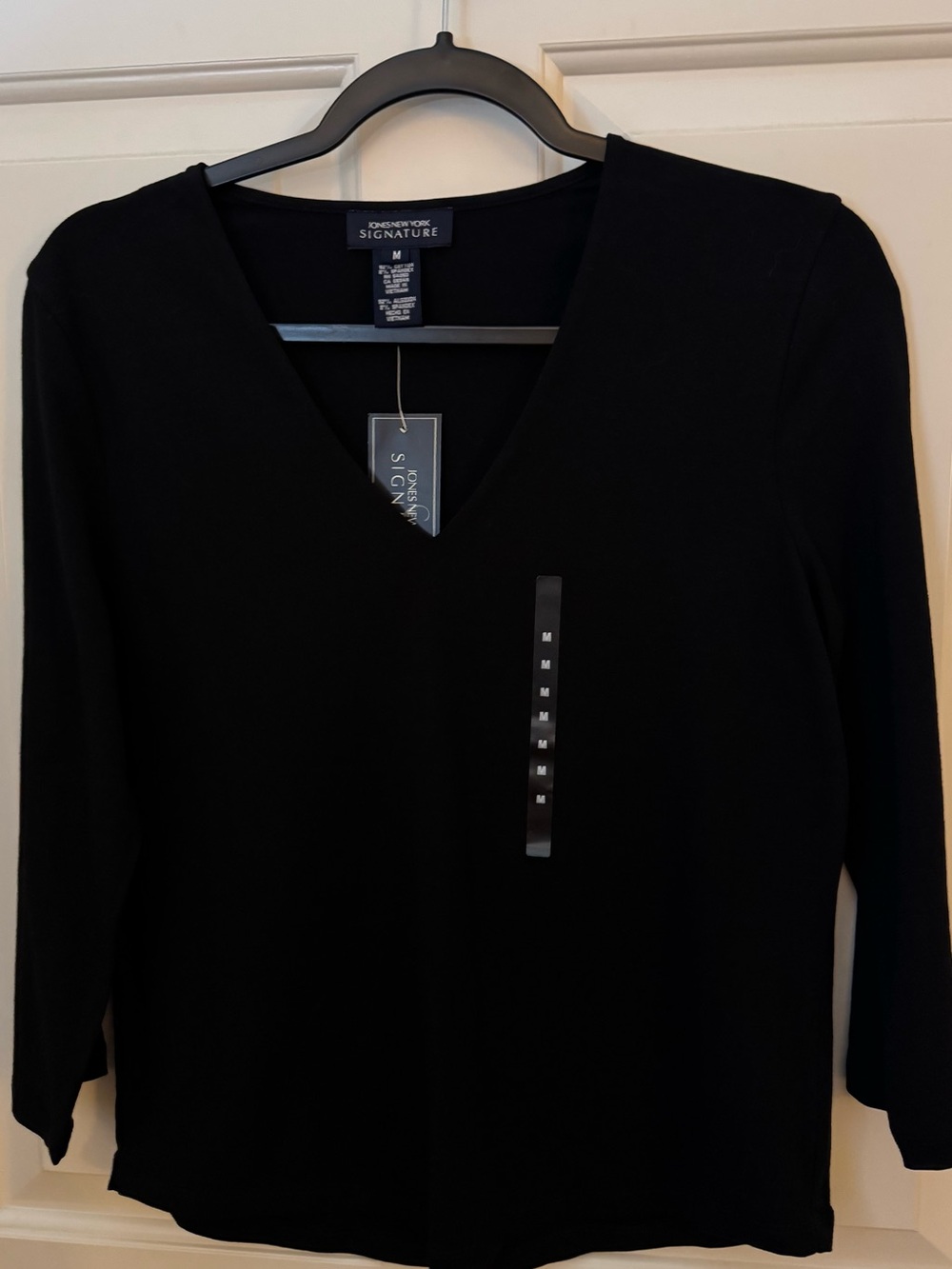 Jones New York Top 92% Cotton Black V-Neck Women's Top Size- Medium **NWT**